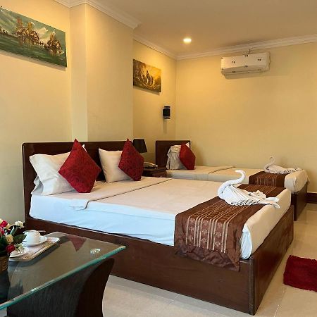 Queenwood Hotel Phnom Penh Exterior photo