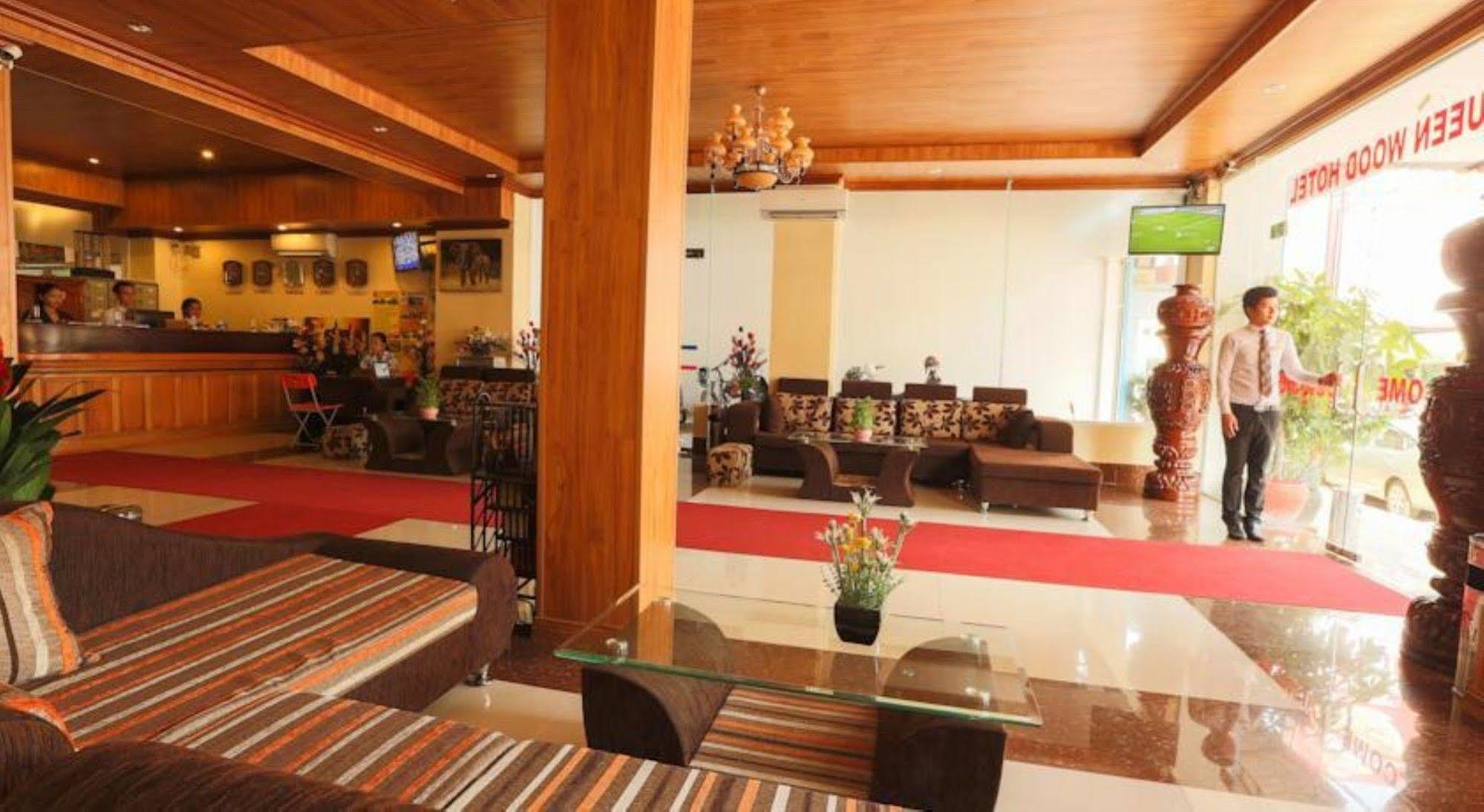 Queenwood Hotel Phnom Penh Exterior photo